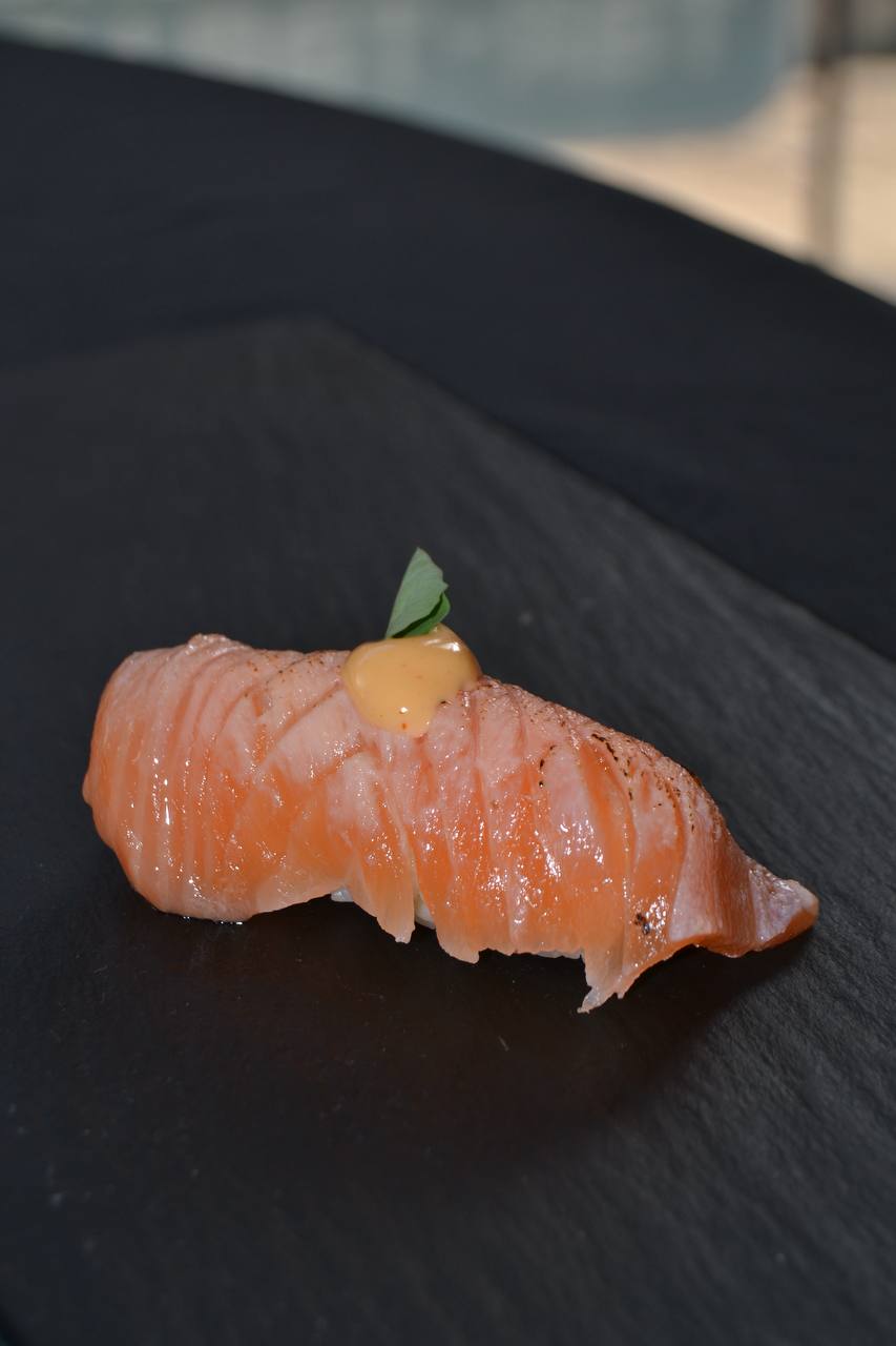 Nigiri laks-grilen